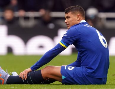 Thiago Silva: Chelsea defender ruled out with knee ligament injury after limping off against Tottenham