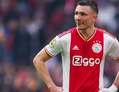 Steven Berghuis: Ajax midfielder banned for ‘throwing punch’ at FC Twente fan