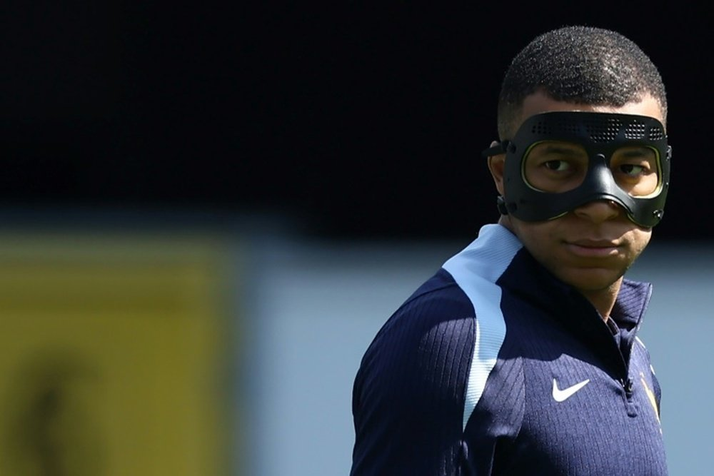 Injured Mbappe ‘doing better every day’ says France coach Deschamps