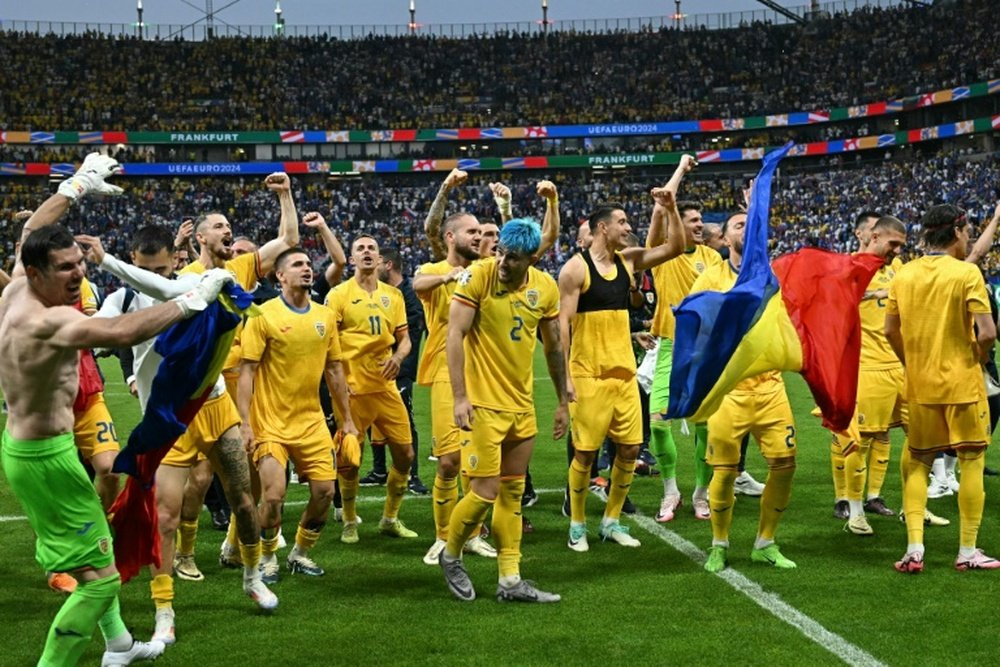 Iordanescu hails history-making Romania’s march into Euros last 16