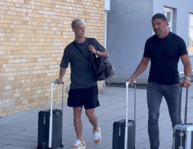 Dani Olmo spotted at airtport on his way to Barcelona